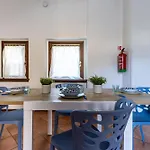 Golden Tree - Castelletto Ticino - Private Garage - Wifi Apartmán *