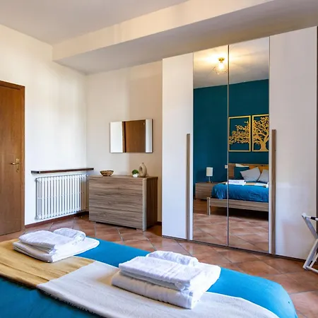 Apartment Golden Tree - Castelletto Ticino - Private Garage - Wifi - By Guestaly Castelletto sopra Ticino