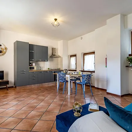 Golden Tree - Castelletto Ticino - Private Garage - Wifi *