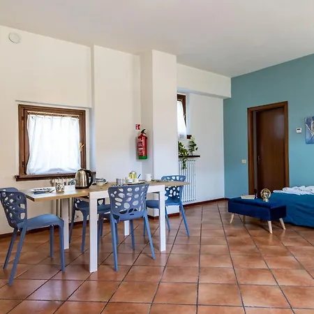 Apartment Golden Tree - Castelletto Ticino - Private Garage - Wifi - By Guestaly *
