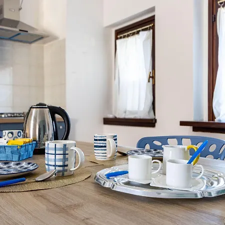 Golden Tree - Castelletto Ticino - Private Garage - Wifi Appartement