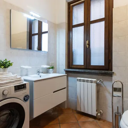 Apartment Golden Tree - Castelletto Ticino - Private Garage - Wifi - By Guestaly Castelletto sopra Ticino