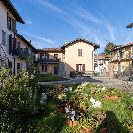 Golden Tree - Castelletto Ticino - Private Garage - Wifi * Castelletto sopra Ticino