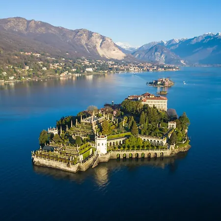 Golden Tree - Castelletto Ticino - Private Garage - Wifi Апартаменты *