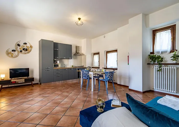 Golden Tree - Castelletto Ticino - Private Garage - Wifi *