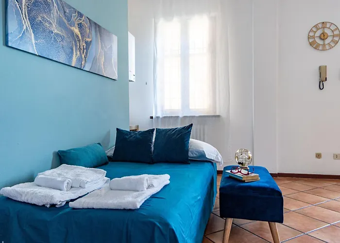 Golden Tree - Castelletto Ticino - Private Garage - Wifi Апартаменты *