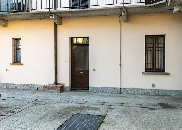 Golden Tree - Castelletto Ticino - Private Garage - Wifi * Кастеллетто-сопра-Тичино
