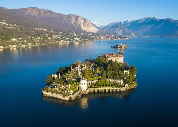 Golden Tree - Castelletto Ticino - Private Garage - Wifi Апартаменты *